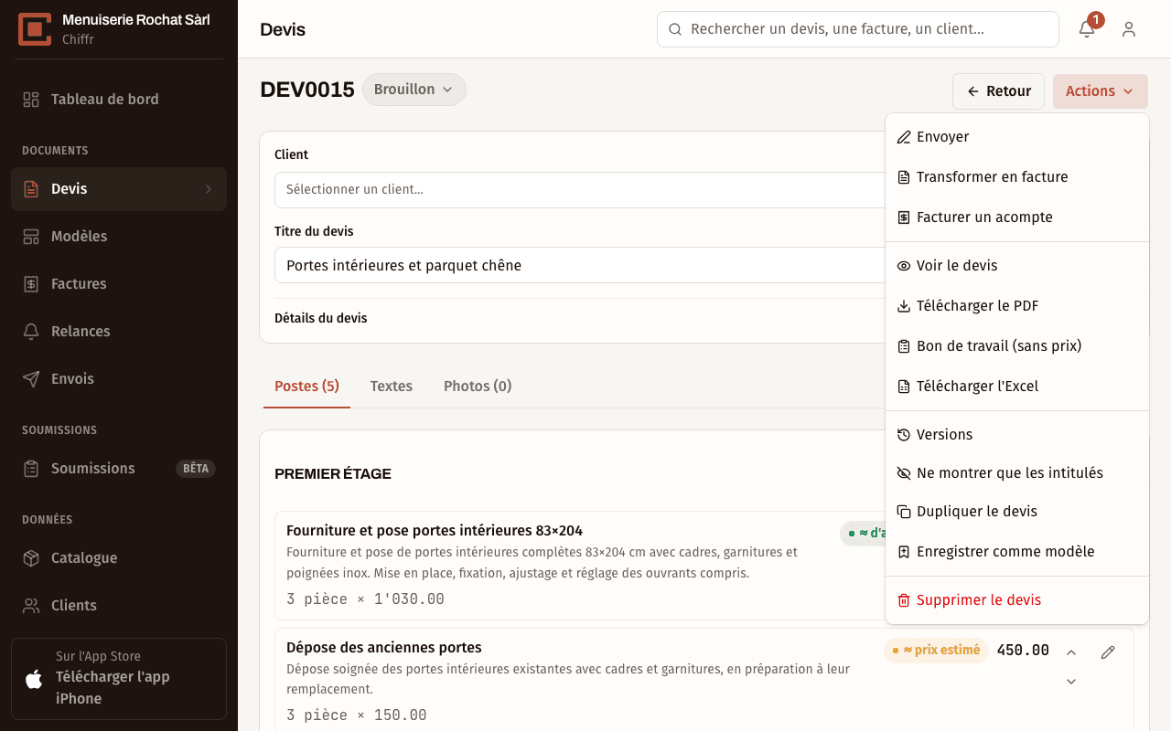 Menu Actions d'un devis Chiffr : Envoyer, Transformer en facture, Facturer un acompte, Télécharger le PDF, Bon de travail sans prix, Télécharger l'Excel, Versions, Dupliquer