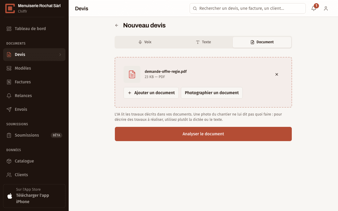 Onglet Document de la page Nouveau devis dans Chiffr : une demande d'offre en PDF chargée, les boutons Ajouter un document et Photographier un document, et le bouton Analyser le document